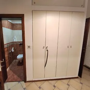 https://spacious-apartment-6min-from-the-dancing-house.praguehotelsweb.com